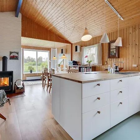 Ogrim - 204m From The Sea By Interhome
